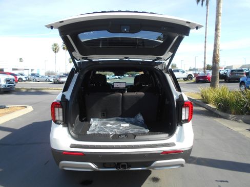 New 2026 Ford Explorer Platinum w/ LUX Leather Package image 10