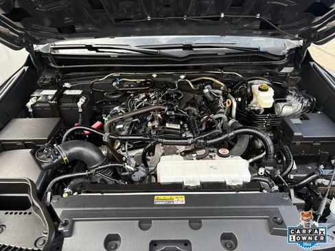 Certified 2025 Toyota Tacoma TRD Off-Road AWD/4WD image 28