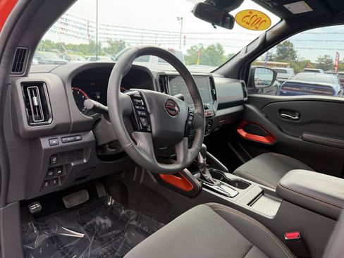Used 2025 Nissan Frontier PRO-4X w/ Interior Protection Package AWD/4WD image 13