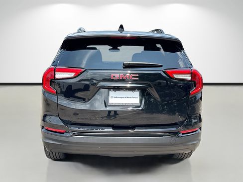 Used 2022 GMC Terrain SLE w/ Driver Convenience Package FWD image 4