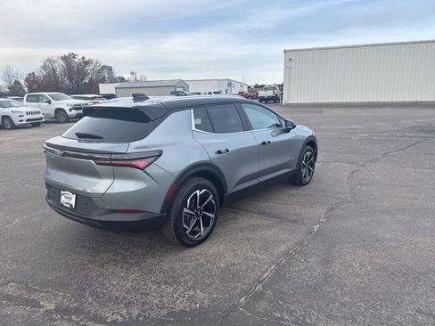 New 2026 Chevrolet Equinox EV LT AWD/4WD image 3