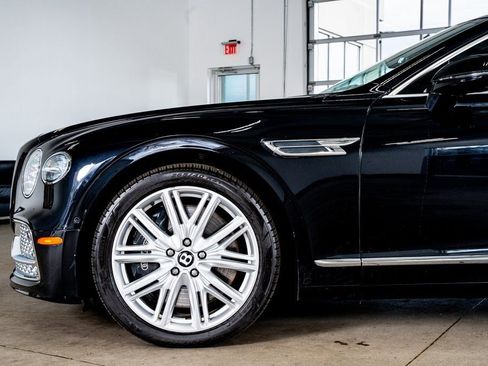 Used 2021 Bentley Flying Spur W12 image 9