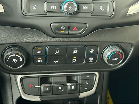 Used 2023 GMC Terrain SLE w/ Elevation Edition image 30