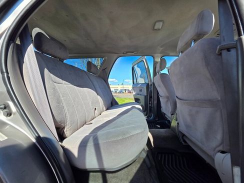 Used 2001 Toyota 4Runner SR5 image 15