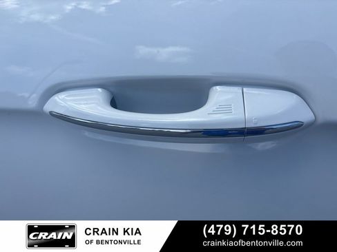 Used 2021 Ford Edge Titanium w/ Equipment Group 301A AWD/4WD image 9