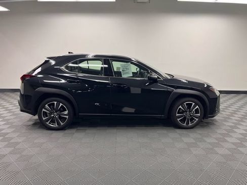 Certified 2025 Lexus UX 300h FWD image 4