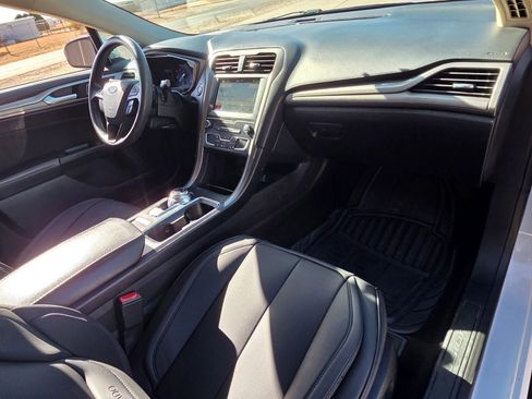 Used 2019 Ford Fusion SE image 23