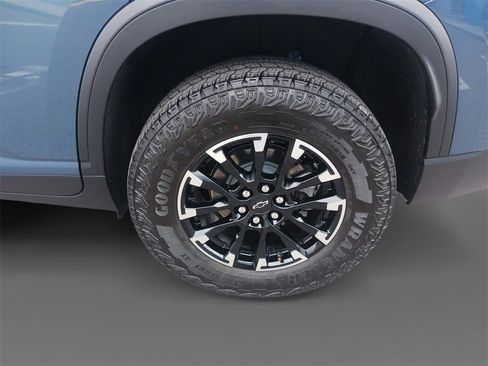 Used 2025 Chevrolet Traverse Z71 w/ Driver Confidence Package image 8