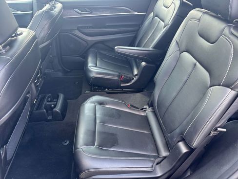 Used 2024 Jeep Grand Cherokee L Limited w/ Black Appearance Package AWD/4WD image 23