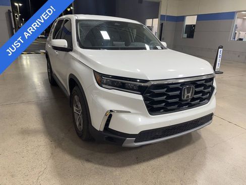 Certified 2025 Honda Pilot EX-L image 2