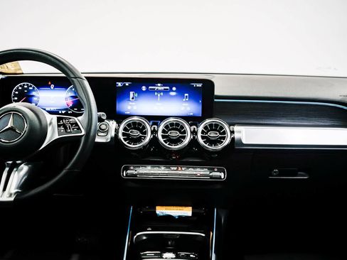 Used 2026 Mercedes-Benz GLB 250 image 13