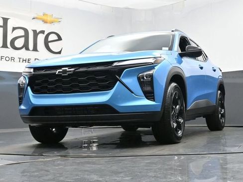 New 2026 Chevrolet Trax LT w/ Sunroof Package FWD image 4