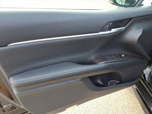 Used 2023 Toyota Camry XSE image 9