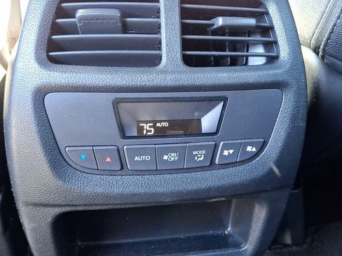 Used 2022 Honda Pilot Sport image 12