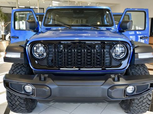Used 2024 Jeep Wrangler Willys image 2