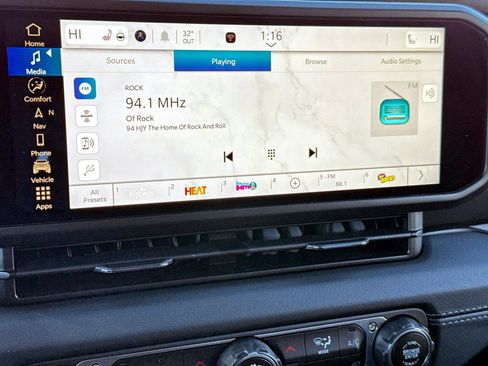 Used 2024 Jeep Wrangler Unlimited Sahara w/ Technology Group image 13