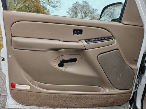 Used 2005 Chevrolet Tahoe LS w/ Cargo Package image 12