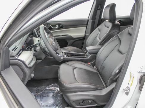 Used 2024 Jeep Compass Limited AWD/4WD image 17