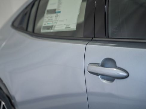 New 2026 Toyota Prius Plug-In Hybrid FWD image 16
