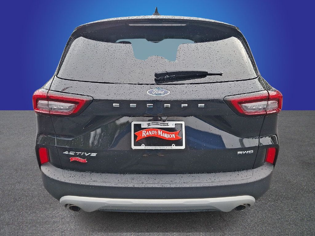 Used 2025 Ford Escape Active AWD/4WD image 5