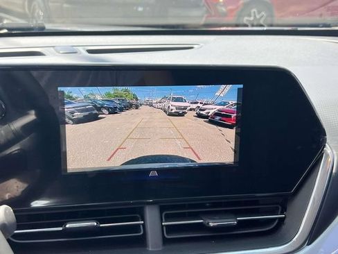 Used 2024 Chevrolet Trax LT w/ Driver Confidence Package FWD image 28