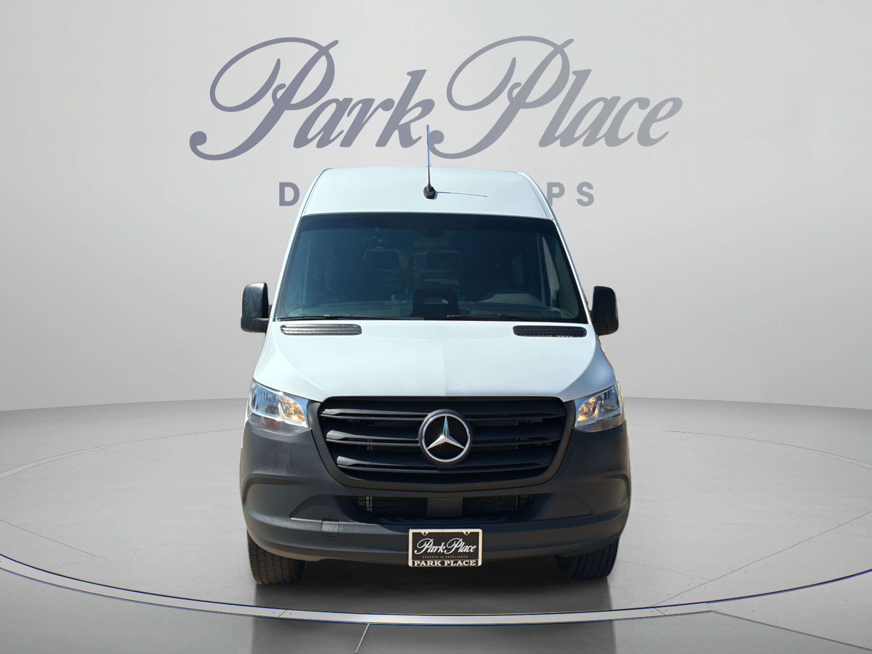 Used 2025 Mercedes-Benz Sprinter 2500 image 8
