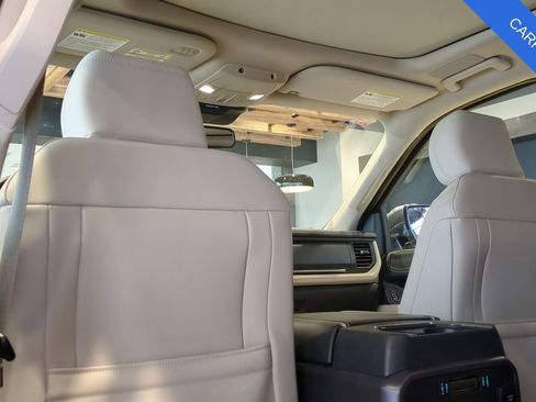 Used 2023 Ford Expedition Platinum image 19