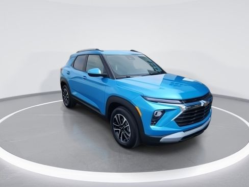 New 2025 Chevrolet TrailBlazer LT w/ Convenience Package image 2