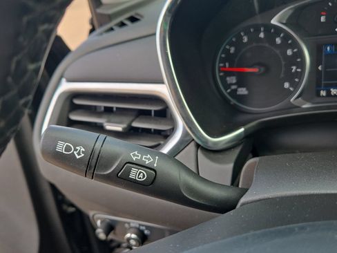 Used 2024 Chevrolet Equinox LT FWD image 39