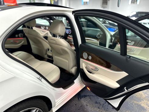 Used 2019 Mercedes-Benz E 300 4MATIC image 36