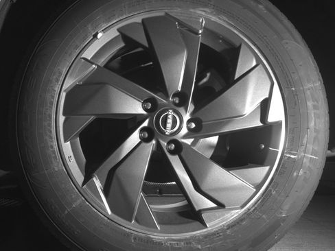 Used 2025 Nissan Rogue SV FWD image 14