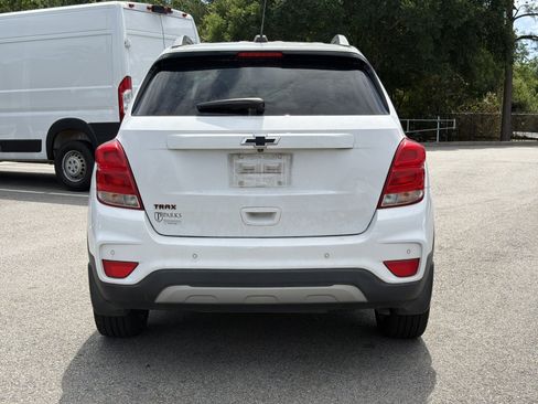 Used 2019 Chevrolet Trax LT w/ Sun & Sound Package FWD image 21