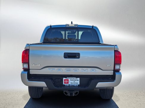 Used 2021 Toyota Tacoma SR AWD/4WD image 4