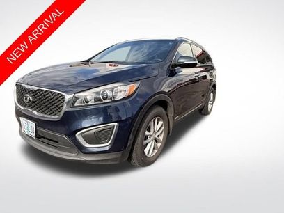 Used 2017 Kia Sorento LX w/ LX Convenience Package