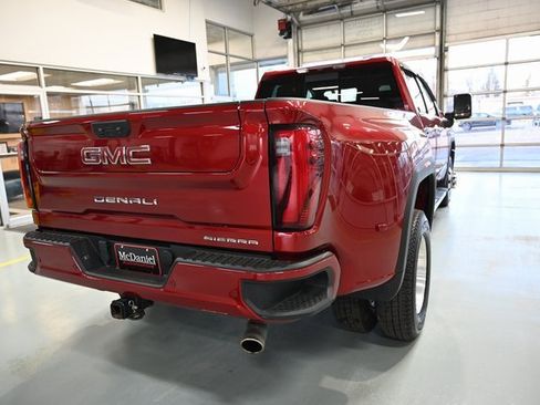Used 2024 GMC Sierra 3500 Denali image 5