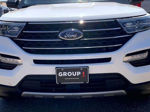Certified 2021 Ford Explorer XLT w/ Equipment Group 202A AWD/4WD image 30