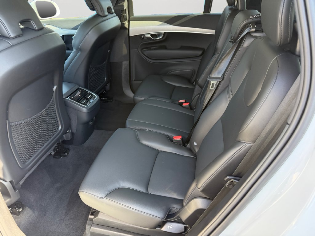 Used 2024 Volvo XC90 B5 Core w/ Climate Package AWD/4WD image 12