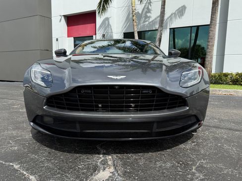Used 2019 Aston Martin DB11 Volante image 25