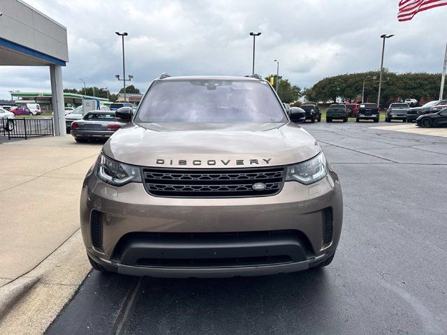 Used 2017 Land Rover Discovery HSE AWD/4WD image 3