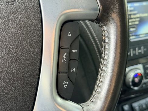 Used 2017 Chevrolet Traverse LT image 10