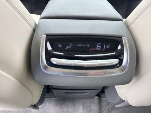 Used 2024 Cadillac XT6 Premium Luxury FWD image 15