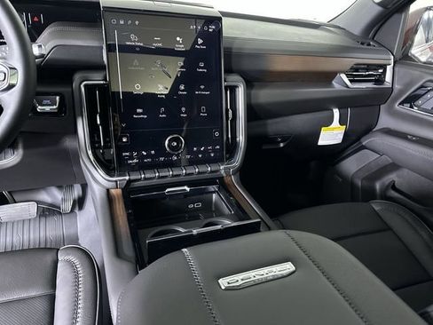 New 2026 GMC Yukon XL Denali w/ Denali Reserve Package AWD/4WD image 37