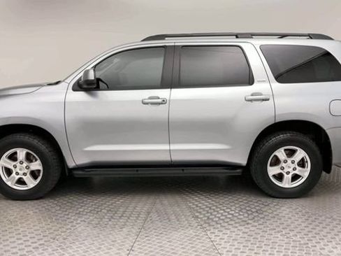 Used 2014 Toyota Sequoia SR5 AWD/4WD image 5