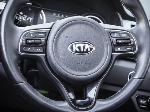 Used 2019 Kia Niro EX Premium FWD image 13