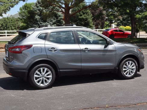 Used 2020 Nissan Rogue Sport SV w/ All-Weather Package AWD/4WD image 4