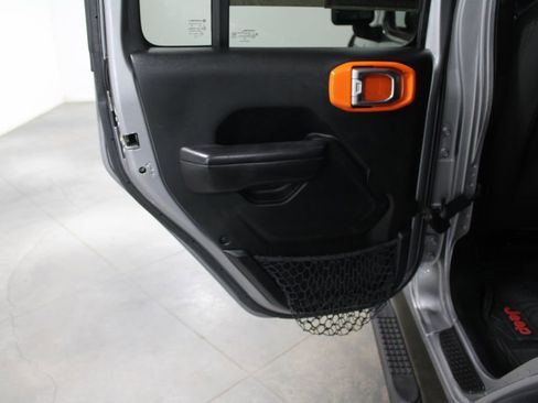 Used 2018 Jeep Wrangler Unlimited Sport S image 26