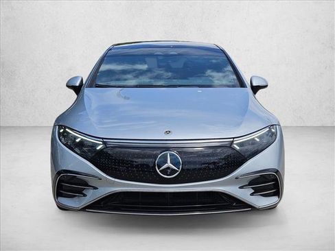 Used 2022 Mercedes-Benz EQS 450+ Sedan image 2