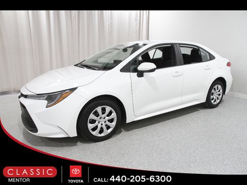 Certified 2024 Toyota Corolla LE image 3