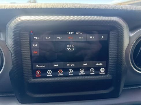 Used 2022 Jeep Wrangler Sport AWD/4WD image 17