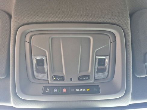 Used 2025 GMC Sierra 1500 SLT image 21